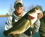 Guide Jimmy Everrett with a over 7lb. bass